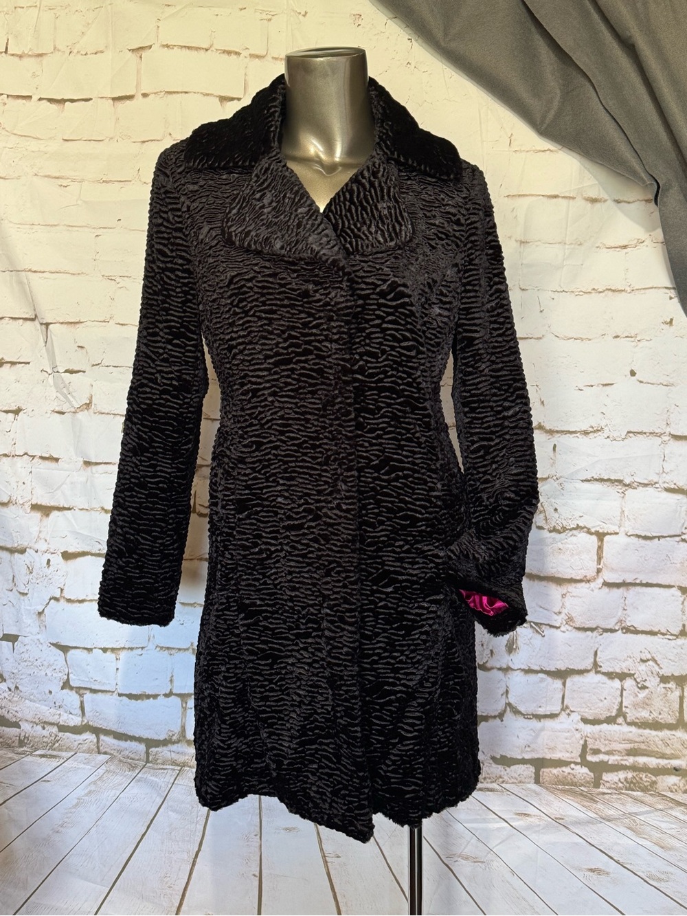 White House Black Market Black Textured Faux Fur Pea Coat Women’s Small